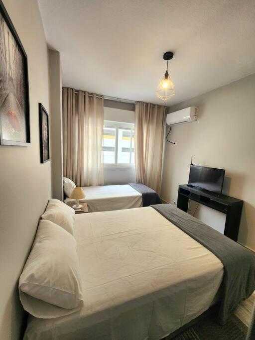 Belo Apto No Gonzaga - 1 Quadra Da Em Apartamento