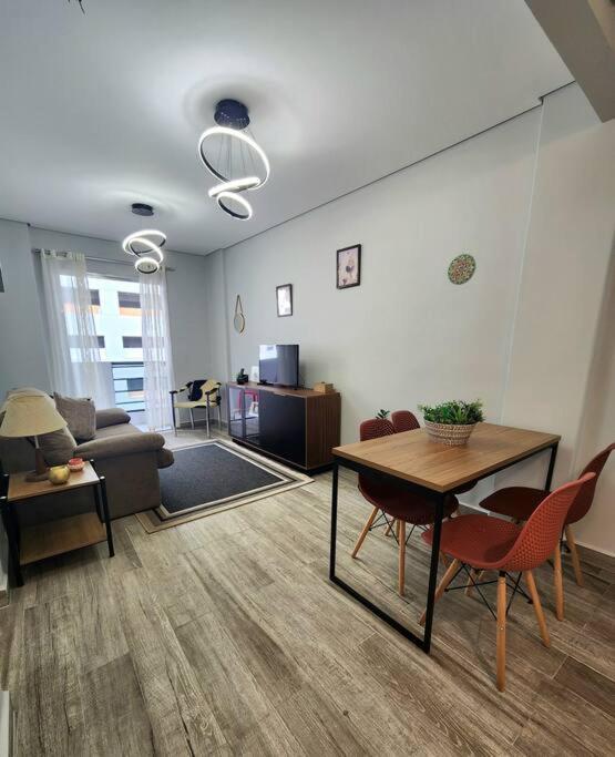 Apartamento Belo Apto No Gonzaga - 1 Quadra Da Em Santos (Sao Paulo)
